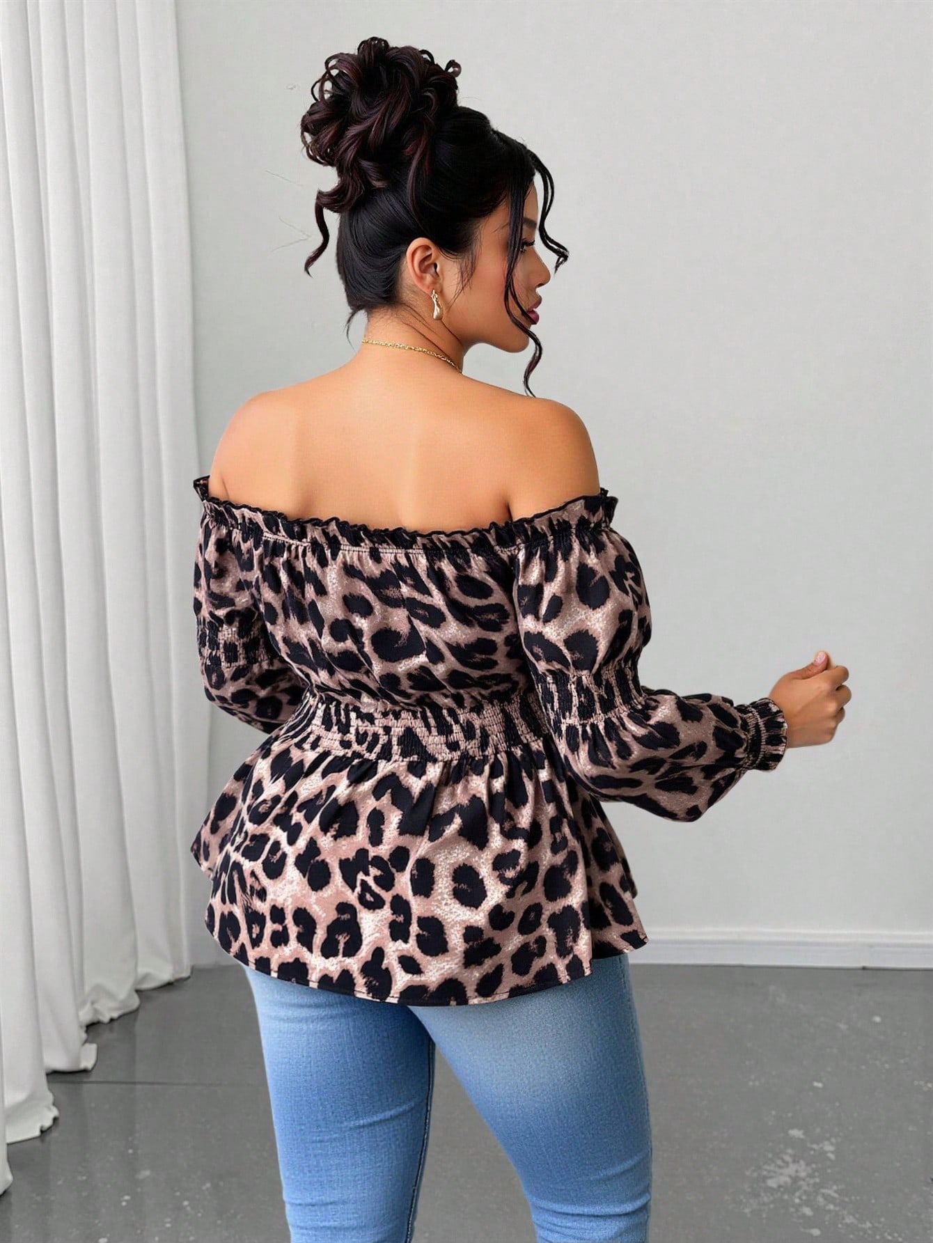 Blusa Feminina Plus Size com E - Off Shoulder Top avaliação e preço